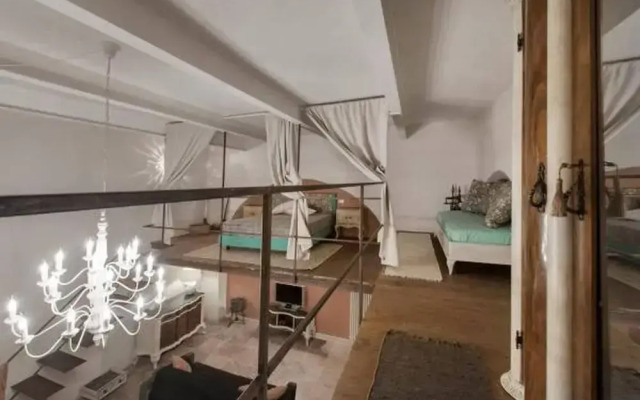 Shabby Loft In Colosseum