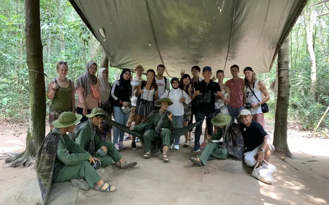 Saigon Authentic Home - FREE Infinity Pool & Gym Center & Drop-off Airport