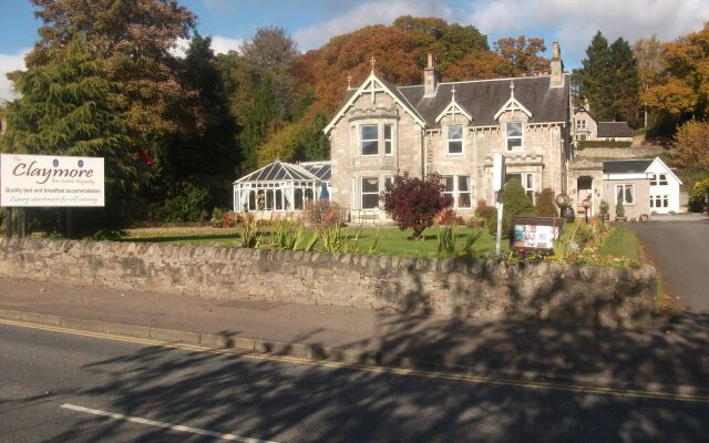 Claymore Guest House and Apartments
