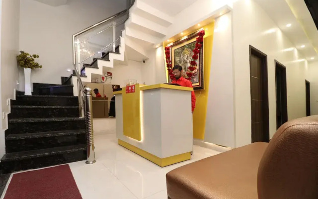 OYO 27989 Shingari Inn