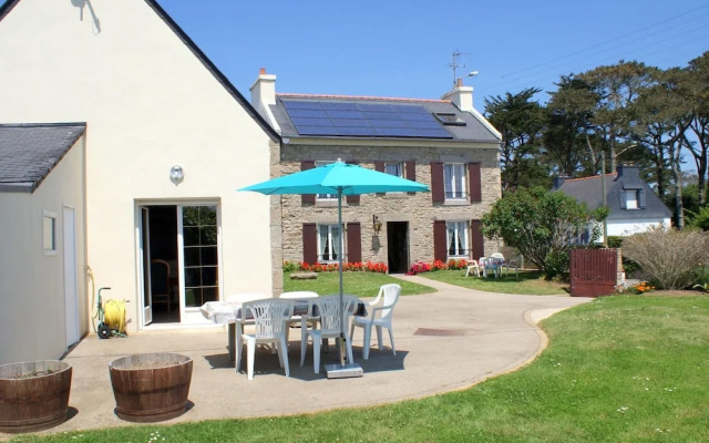 Holiday Home in Plouarzel Near Sandy Cove