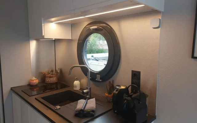 Luxury Houseboat in Volendam Marina