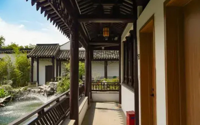 Guli Hongdou Resort • Lake Lodge