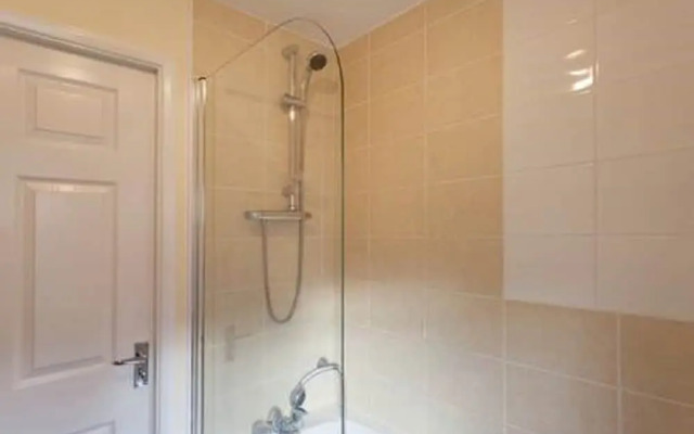 Malsbury Avenue Apartment