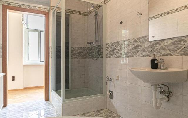 Brilliant 2BR Apt. near AKH-Hospital