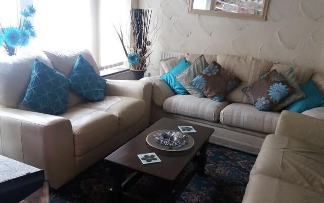 Falcon Hotel - Guest house