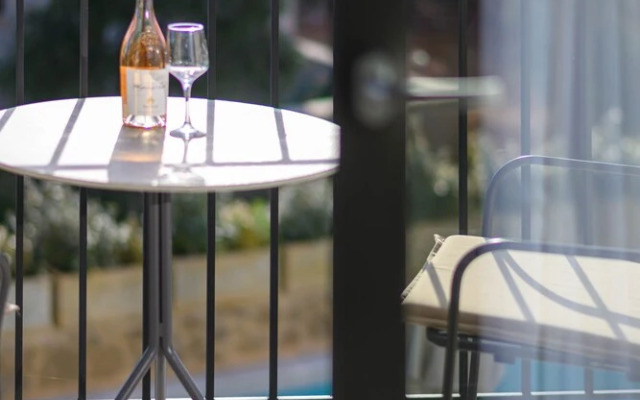 Kannas Mani-Luxury Suites- Adults friendly 14+