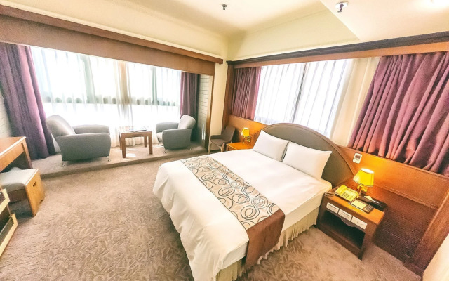 FoungJia Hotel