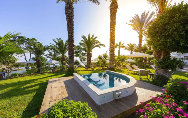 Crystal Springs Beach Hotel