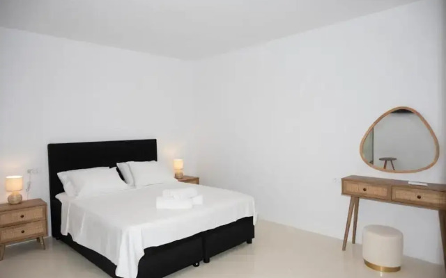 Adyton Luxury Suite Mykonos Exclusive Pool Oasis