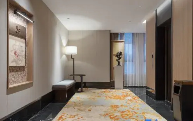Qianna Hotel