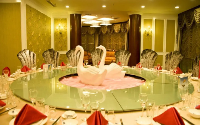 Korla Pear City Garden Hotel