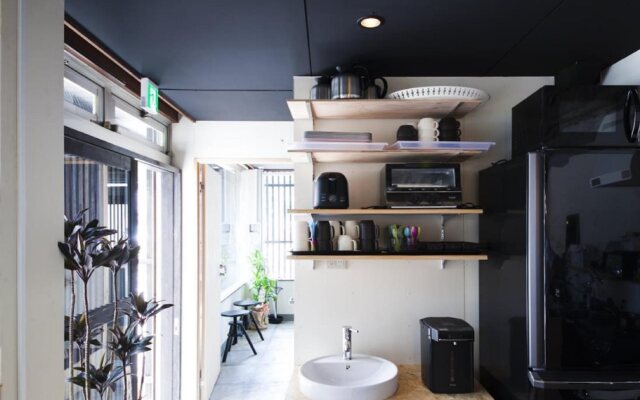Hakata Gofukumachi Hostel Takataniya