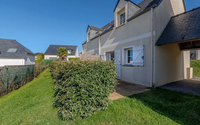 Peaceful Coastal Stay With Access to Pool