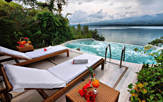 Badian Island Wellness Resort