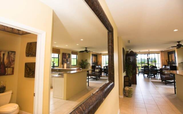 Classy artsy ocean-view unit near pool at Pacifico in Coco sleeps 6