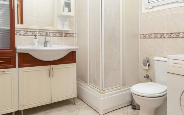 2 BR House With Garden in the Heart of Yalikavak