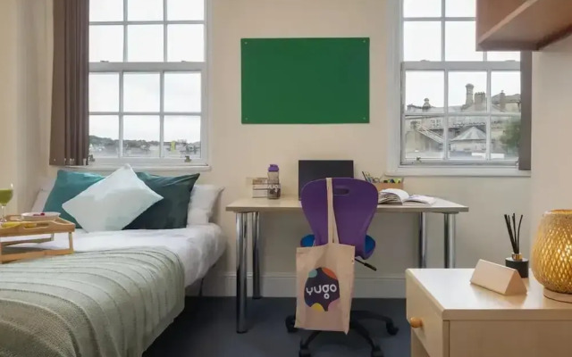 Student Only Cable Street