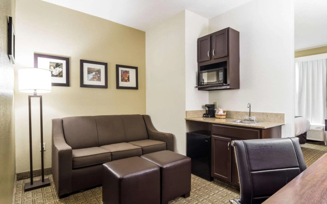 Comfort Suites