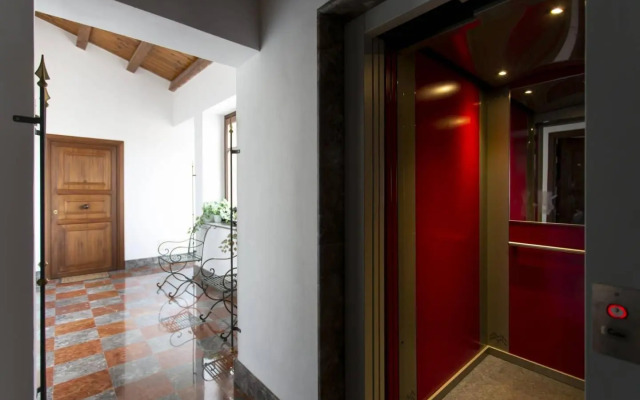 Anna's Home in Historical Center