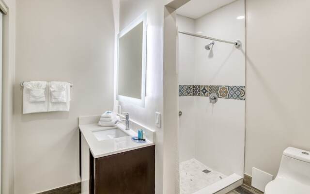 Howard Johnson Express Inn