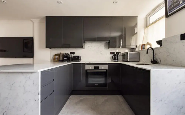 The Fulham Broadway Apartment