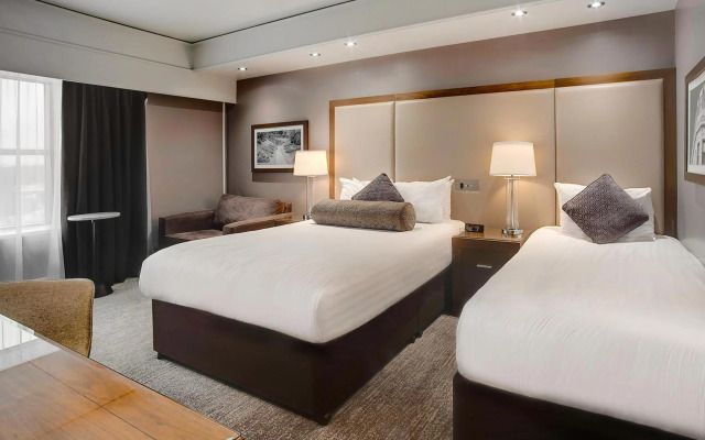 Sandman Signature London Gatwick Hotel