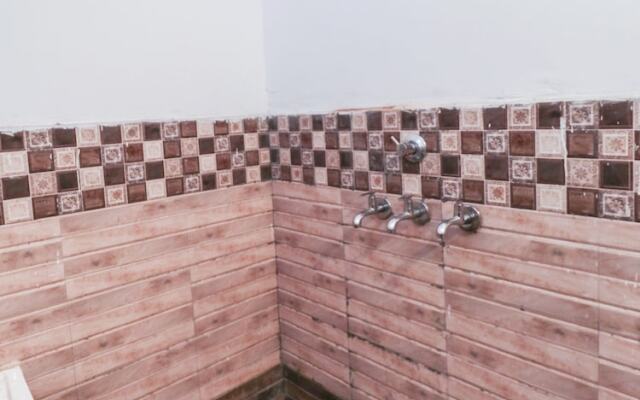 Motel Vishesh by OYO Rooms