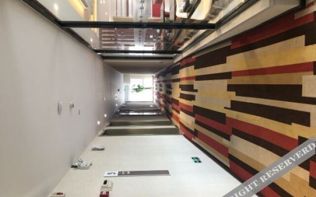 Ibis Hotel (Nanjing Guli Industrial Park)