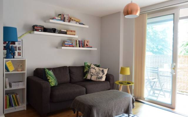 Modern 1 Bedroom Flat With Roof Terrace