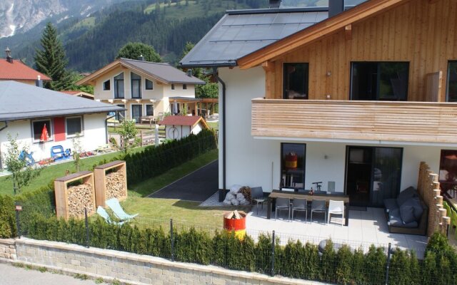 Luxury Holiday Home With Garden in Leogang