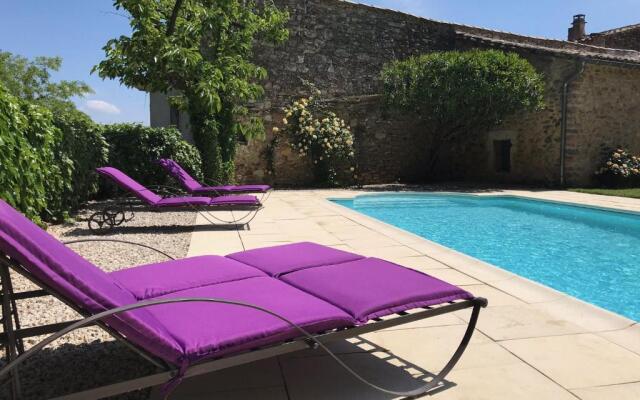 Maison Des Bourgades