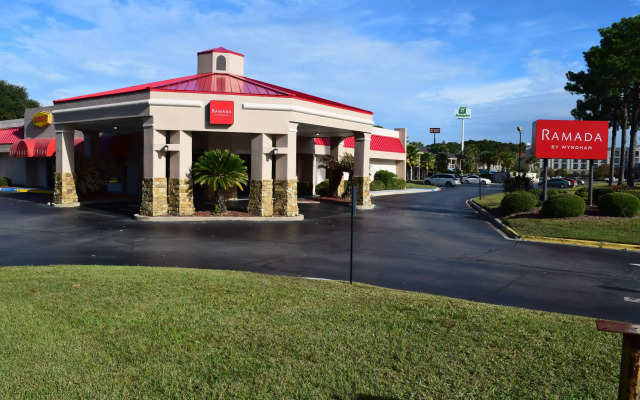 Ramada by Wyndham Savannah Gateway