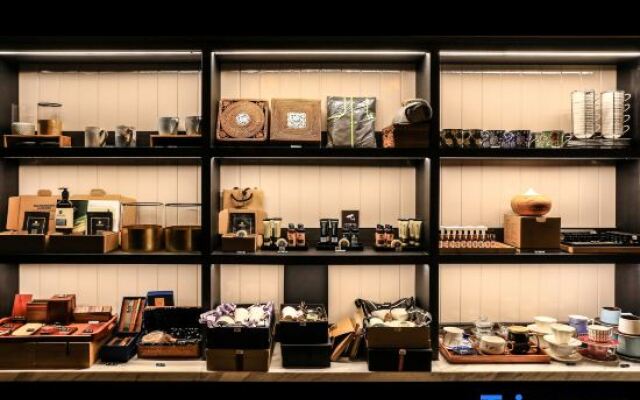 Yee Choi Hotels & Resorts