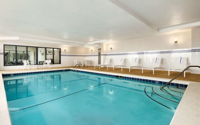 Country Inn & Suites by Radisson, Dalton, GA