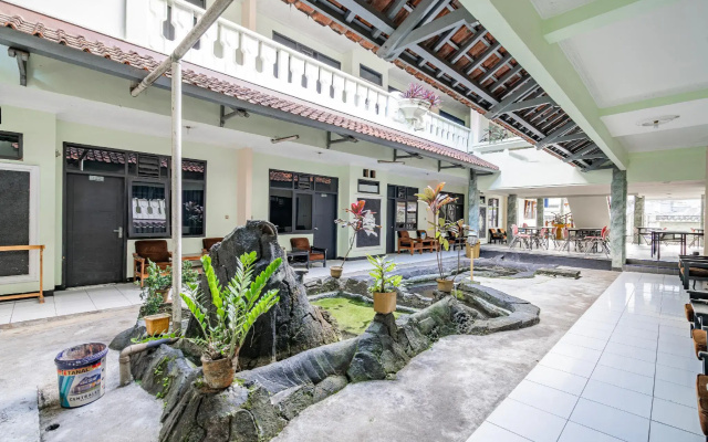 Collection O Tasikmalaya Near Stadium Wiradadaha Formerly Hotel Abadi