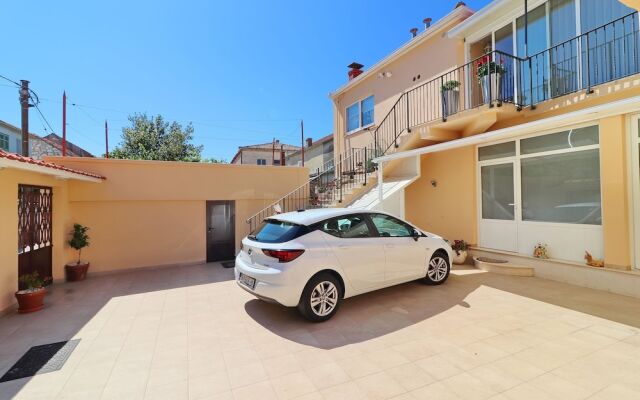 Sunshine Apartment Doda