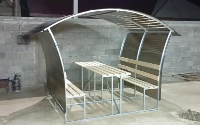 Домик у обрыва