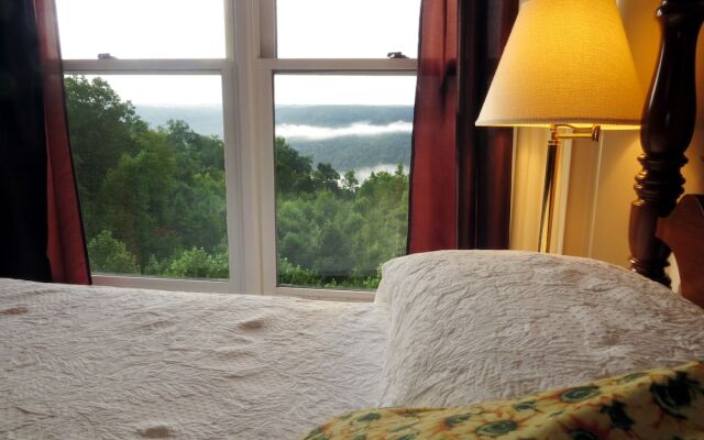 Garden Inn Bed & Breakfast at Bee Rock