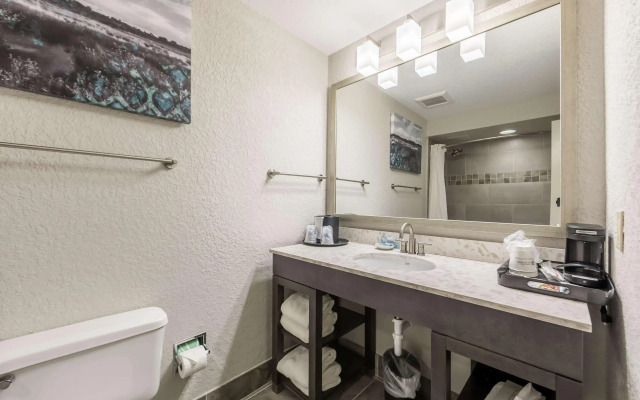 Best Western Plus Sebastian Hotel & Suites