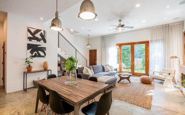 New Architectural House Rooftop Deck 3BD