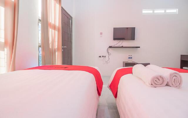 RedDoorz near Jatinangor Town Square