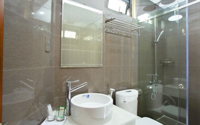 OYO 989 Hoang Anh Hotel