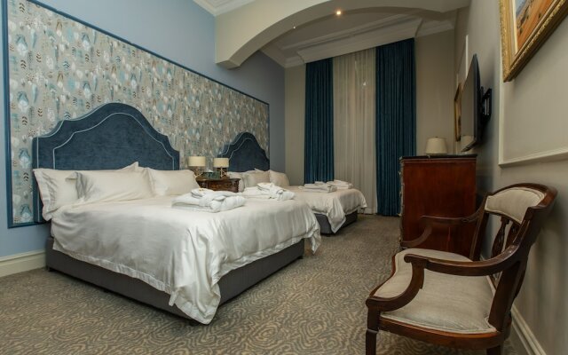 The Monarch Hotel