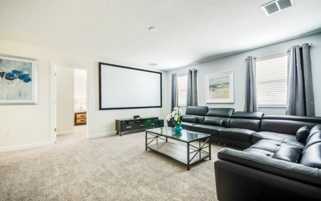 Champions Gate 6 Bedroom Villa by Redawning