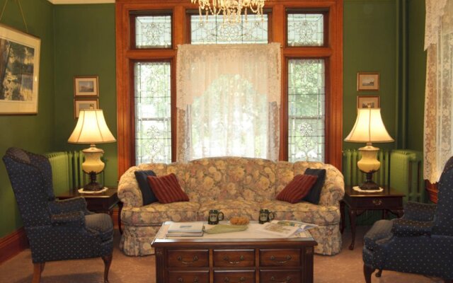 W.W. Smith Inn