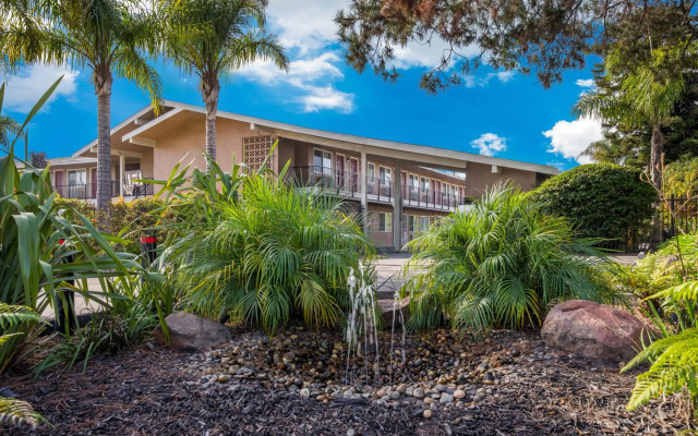 Bay Breeze Inn