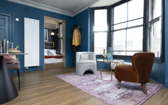 30 Castle Street Aparthotel