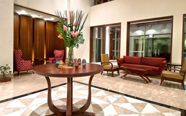 Golden Plaza Hotel