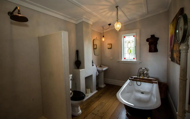 Coghill Cottage
